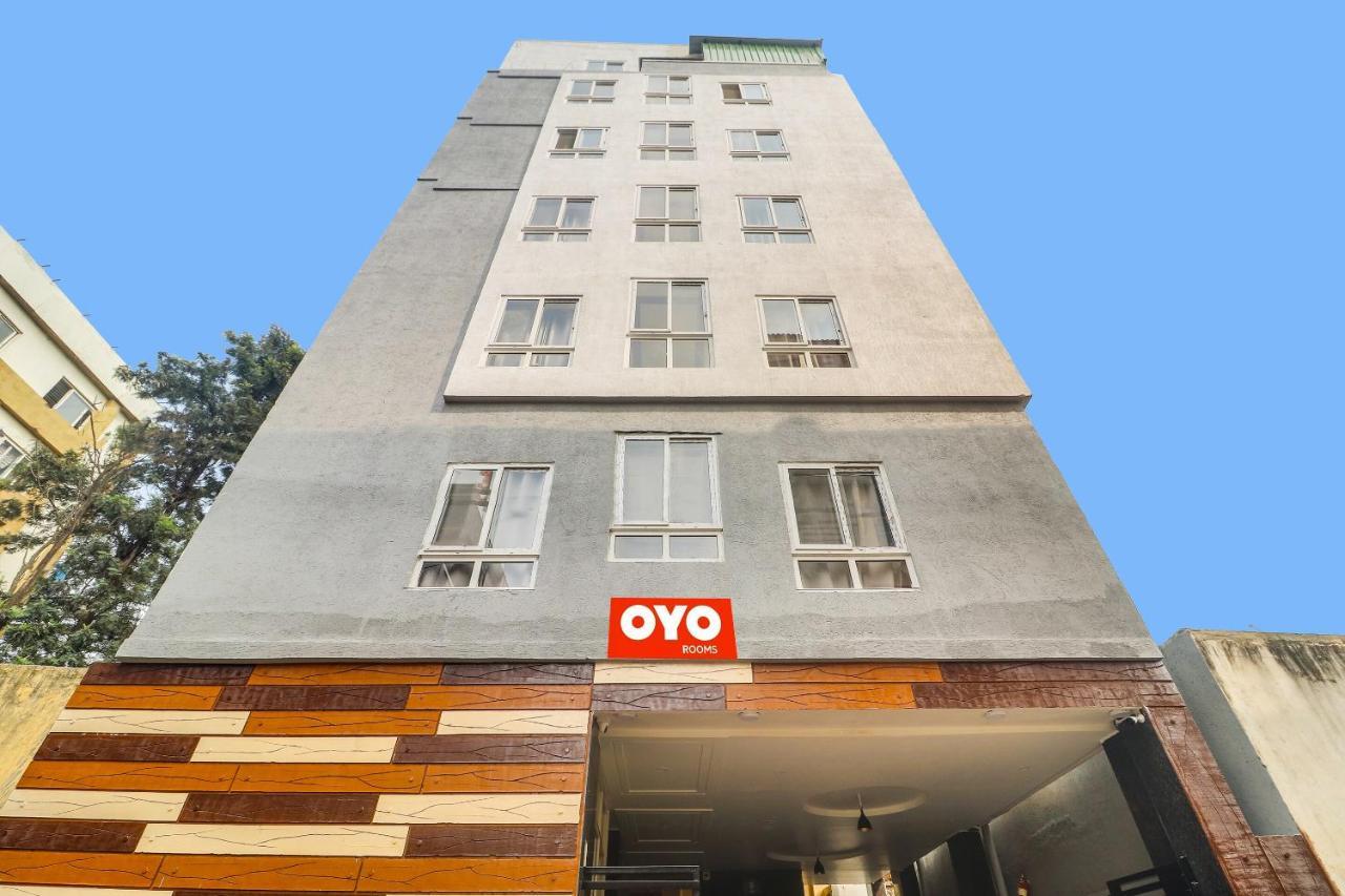 Oyo Sri Sai Suites Near Shilparamam Hyderabad Exteriör bild