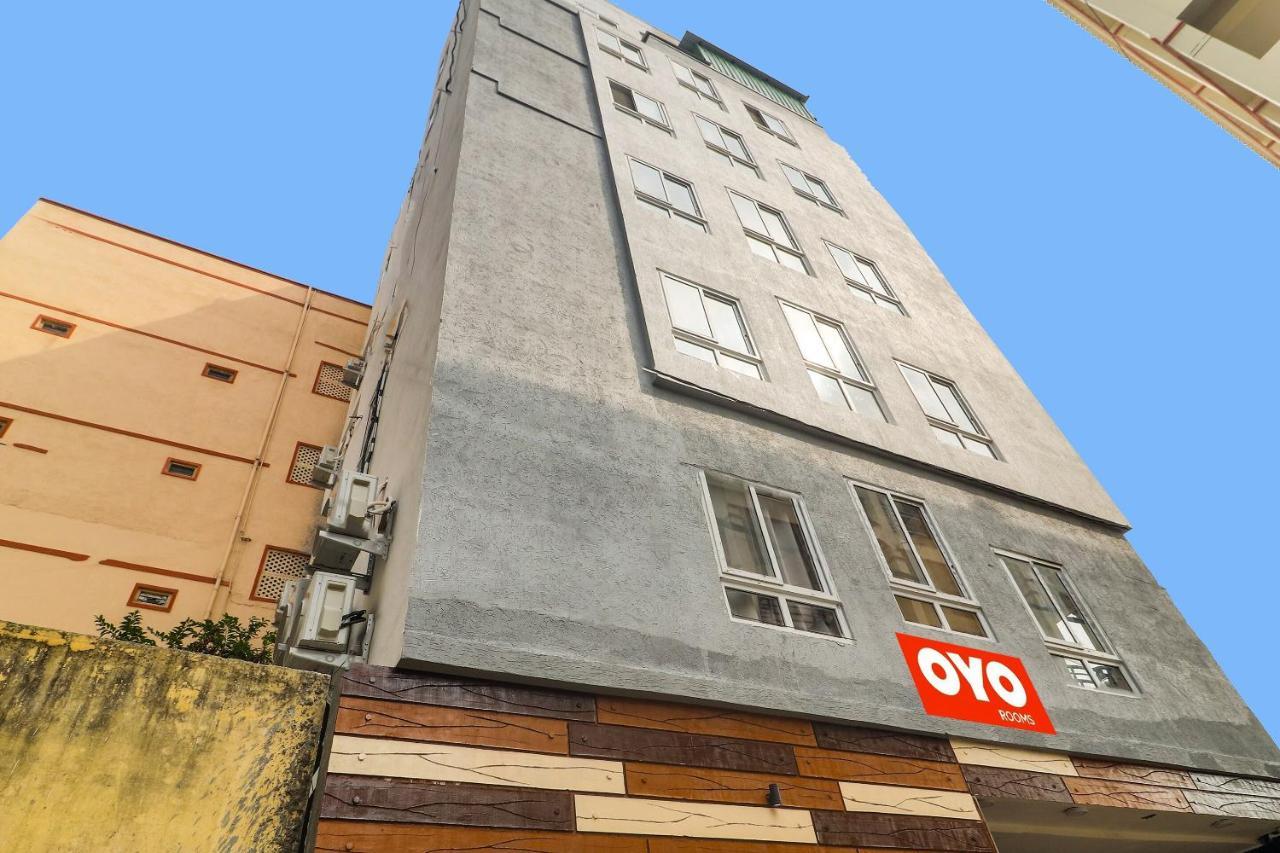 Oyo Sri Sai Suites Near Shilparamam Hyderabad Exteriör bild