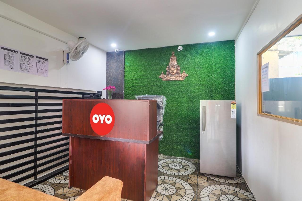 Oyo Sri Sai Suites Near Shilparamam Hyderabad Exteriör bild